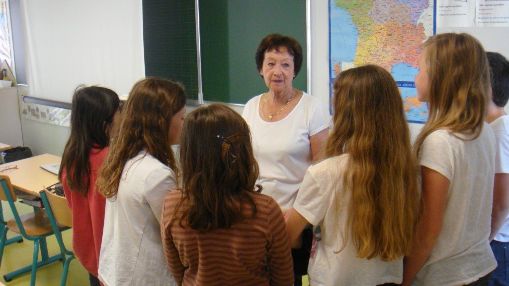 Edith Moskovic rencontre les enfants de CM2 de l'école Jules Verne à Montpellier le 120514
